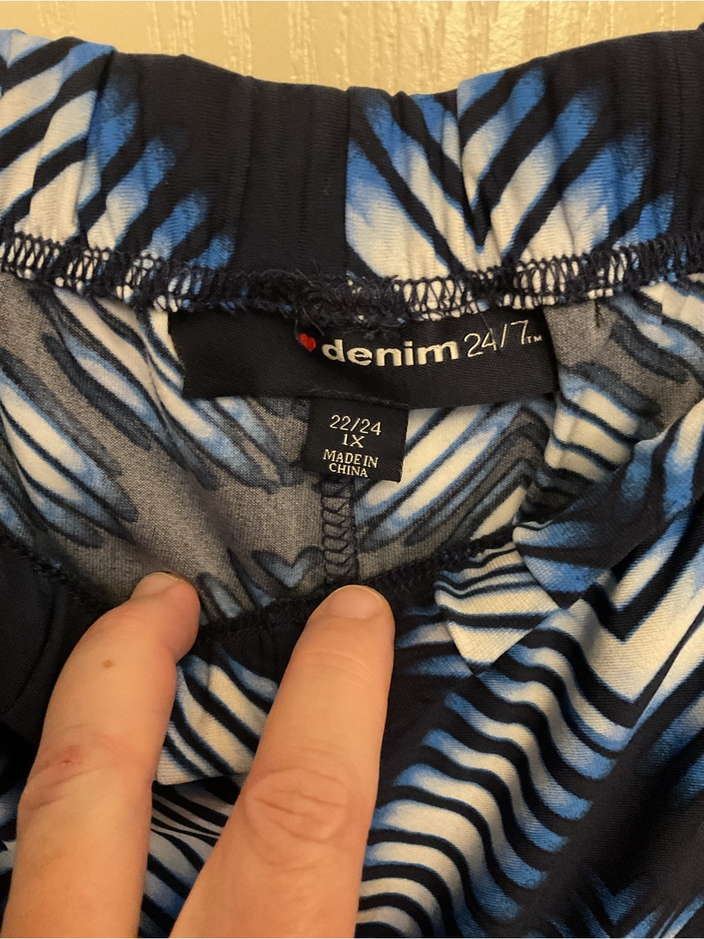 Denim 24/7 Navy & Light Blue Geometric Chevron Patterned Soft Pants 22/24 1X - Picture 4 of 10